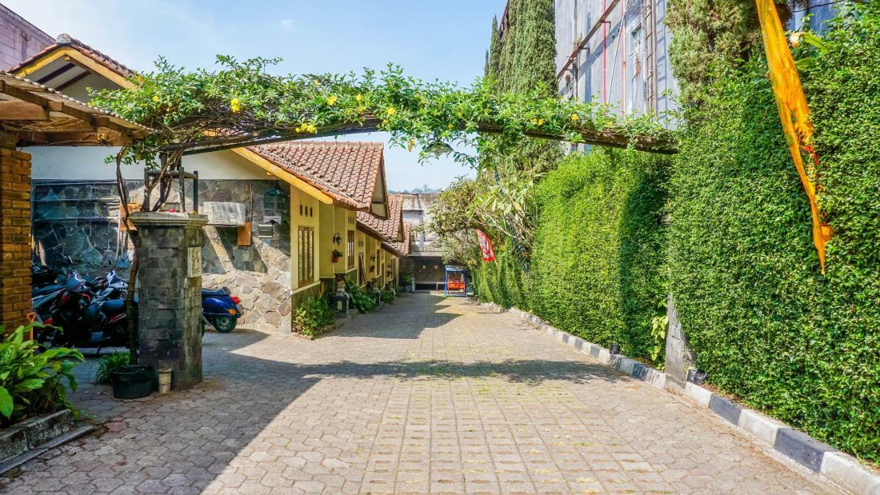 Oyo 1488 Hotel Cemara Asri Lembang Ngoại thất bức ảnh